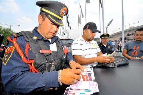 De los boletos obtenidos, se desconoce si eran verdaderos o falsos. FOTO: DANIEL GÁMEZ