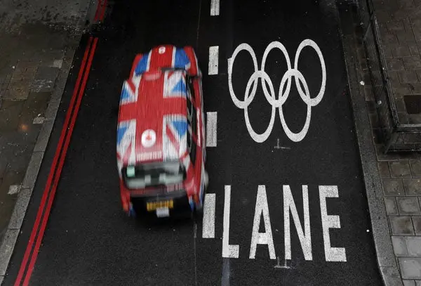 Carril Olímpico provoca tráfico en Londres
