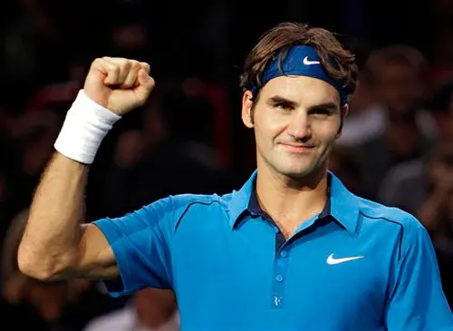 Federer alcanzó las 800 victorias y avanza a semis en Francia