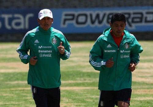 Salvador Reyes se entrena a la par del equipo (FOTO: ESTEBAN LÓPEZ)