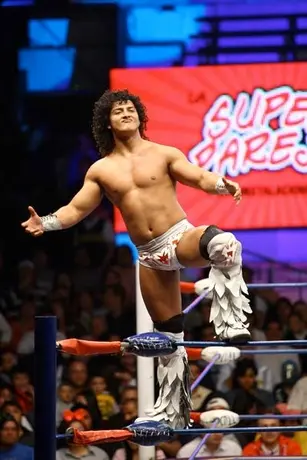 Rush conserva su cabellera en el 79 Aniversario del CMLL