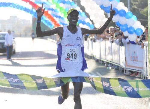 Kenianos toman los 5 y 10K Sport City
