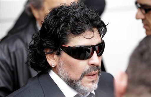 El astro argentino dio su último adiós a su madre, Dalma Salvadora Franco de Maradona. FOTO: AP