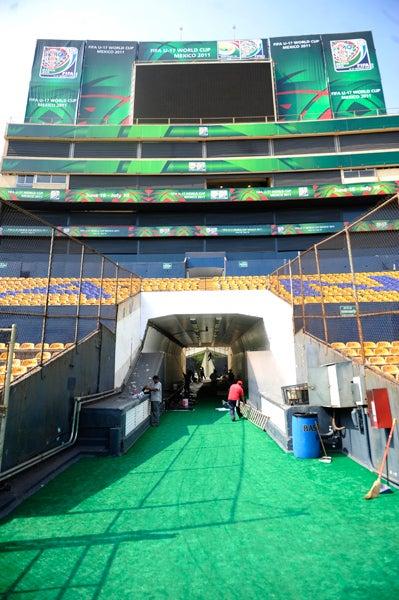 El túnel principal, debajo de la pantalla, tiene alfombra verde. FOTO: ISRAEL MARTÍNEZ