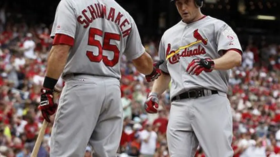Cardenales vencen a Nacionales en juego de volteretas