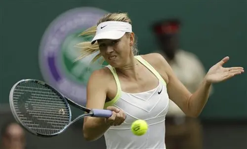 Avanzan Sharapova y Serena Williams en Wimbledon