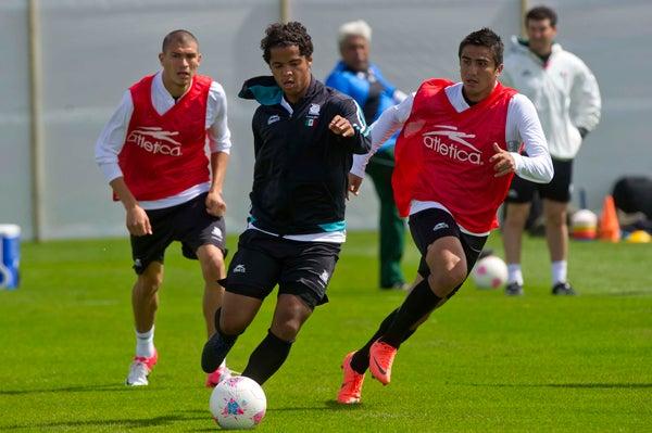 Giovani Dos Santos durante la practica l CÉSAR VICUÑA
