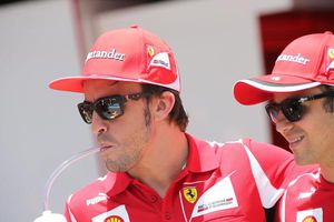 Alonso afirma que siente menos presión al no ser líder