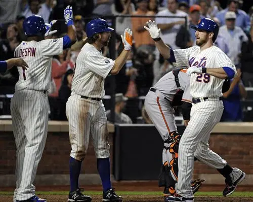 Mets se impone a Cachorros con par de vuelacercas