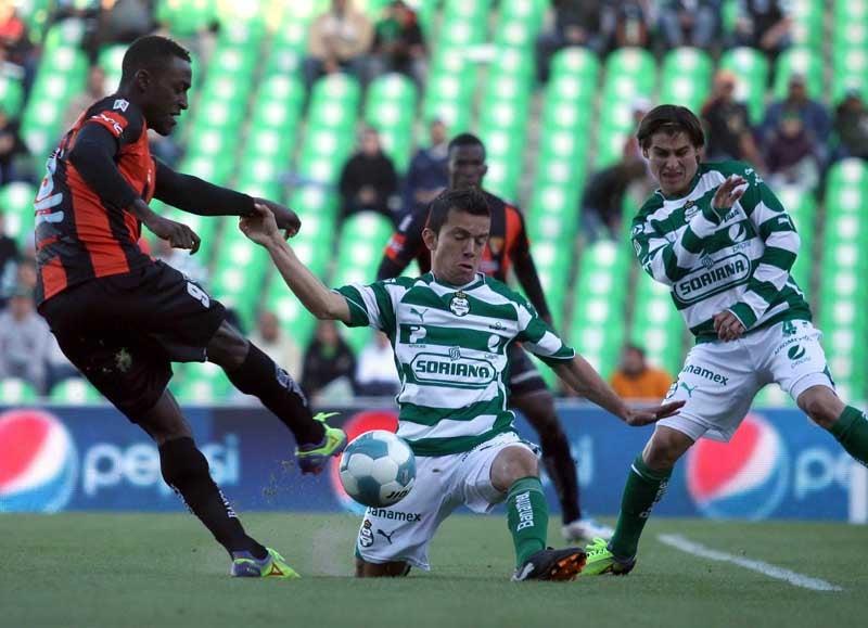 Santos aprovechó su condición de local y avanza a Semis. FOTO: MEXSPORT