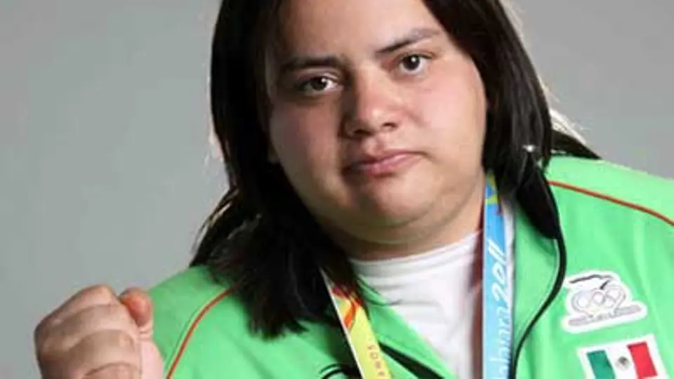 Vanessa Zambotti arremete contra patrocinador por falta de tallas