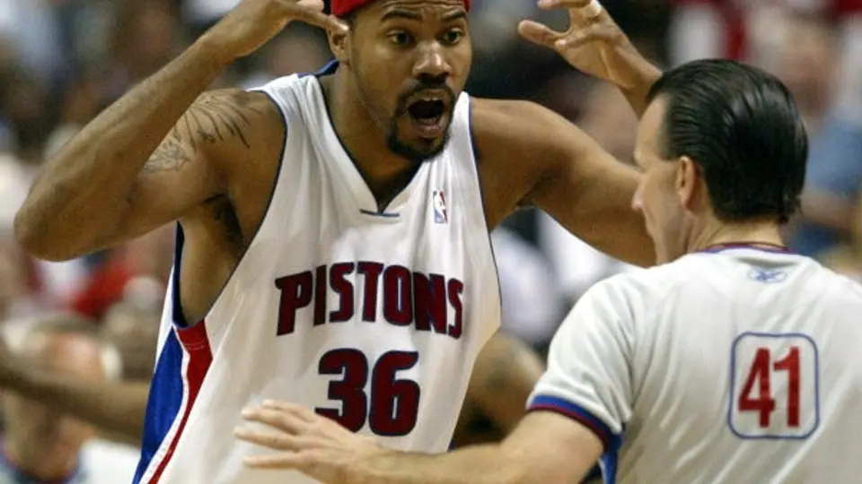 La NBA impondrá multas por fingir faltas ?