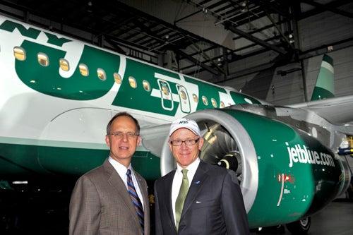 Presentan aeronave con diseño de los Jets de Nueva York