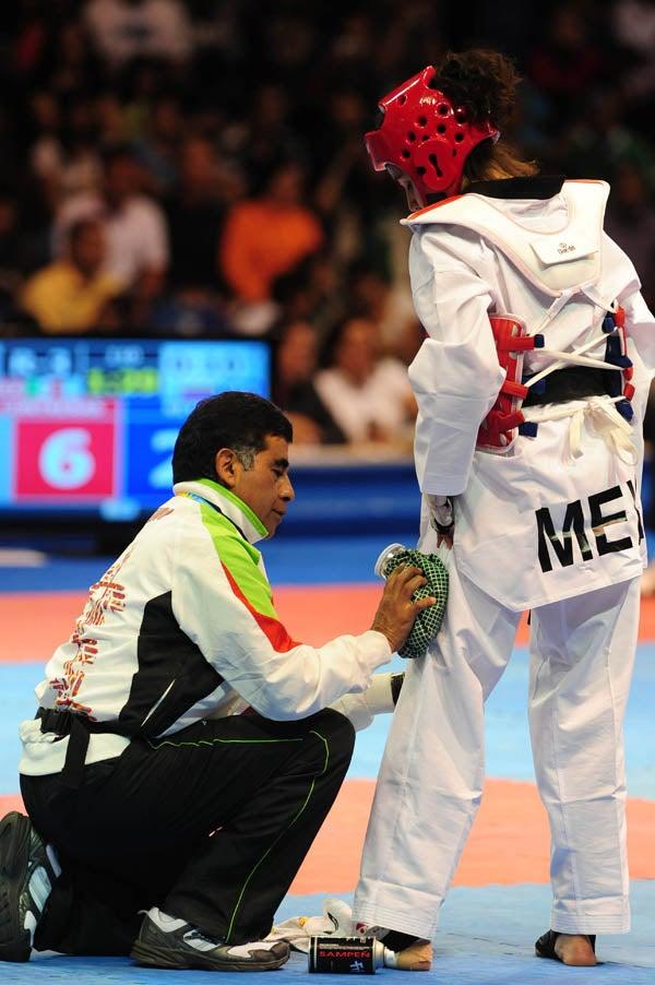 Tuvo que pagar por los golpes del combate. FOTO: EVA BECERRA