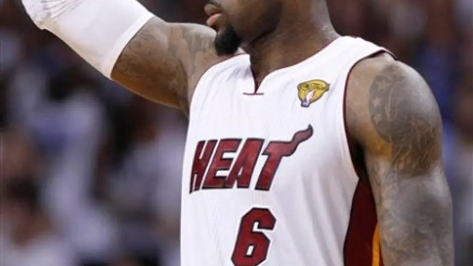 Heat vence 104-98 al Thunder y se pone a un triunfo del título de la NBA