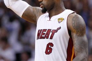 Heat vence 104-98 al Thunder y se pone a un triunfo del título de la NBA