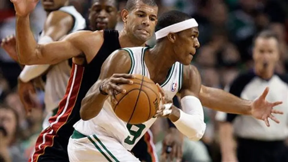 Boston vence y se acerca a Miami