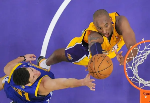 ?Lakers apalean a Warriors tras despido de Brown