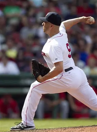 Aceves carga con derrota en barrida de Nacionales a Boston