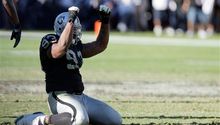 Raiders rompe paternidad y derrota 35-27 a San Diego
