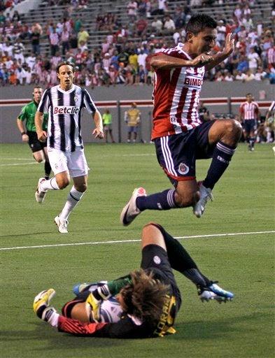 Los italianos no salieron de su estilo. FOTO: AP