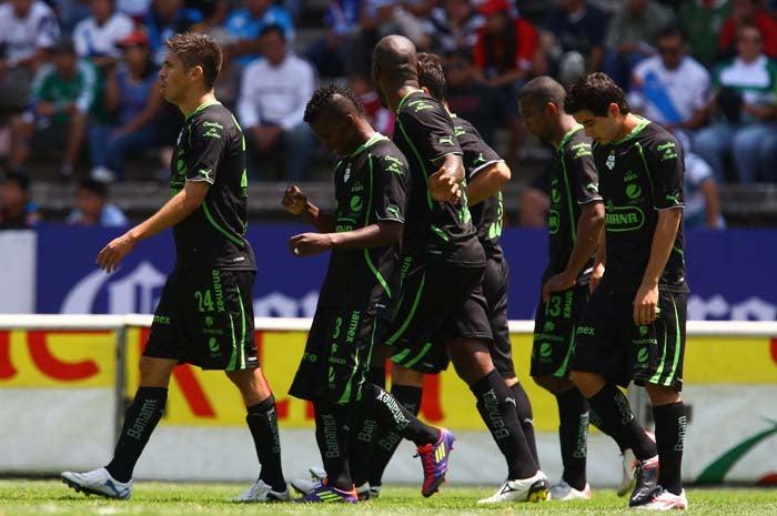 Santos dominó el encuentro y venció 1-2 al Puebla. FOTO: ESTEBAN LÓPEZ