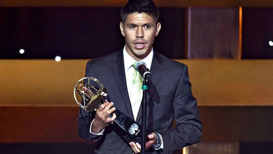 Oribe Peralta, elegido mejor jugador del Clausura 2012