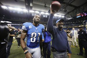 'Megatron' superó la marca de más yardas por recepción en una temporada