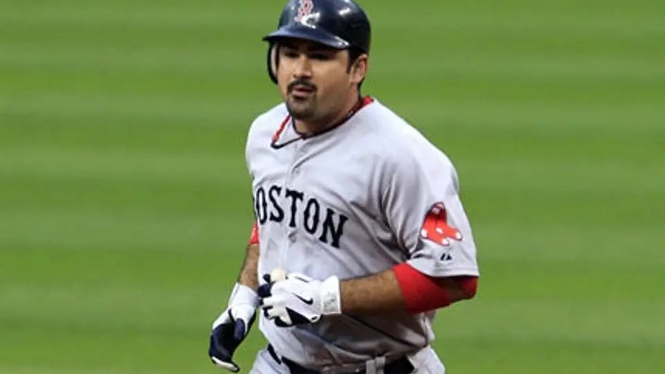 González la vuela en derrota de Boston