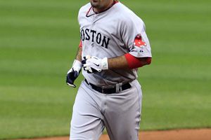 González la vuela en derrota de Boston