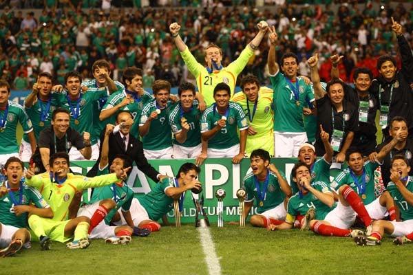Los jugadores disfrutaron del festejo. FOTO: ESTEBAN LÓPEZ