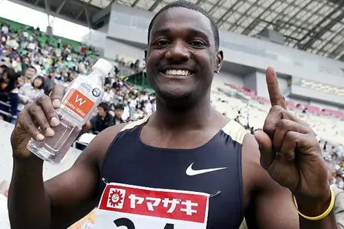 Gatlin se impone en 100 metros en Liga Diamante