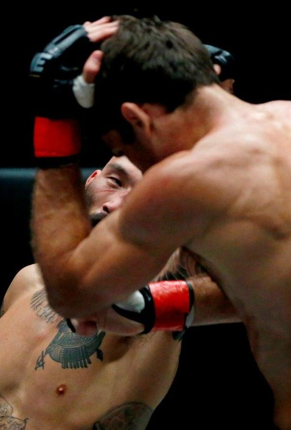 En otro combate, el japonés Shinya Aoki contra Arnaud Lepont de Francia | EFE