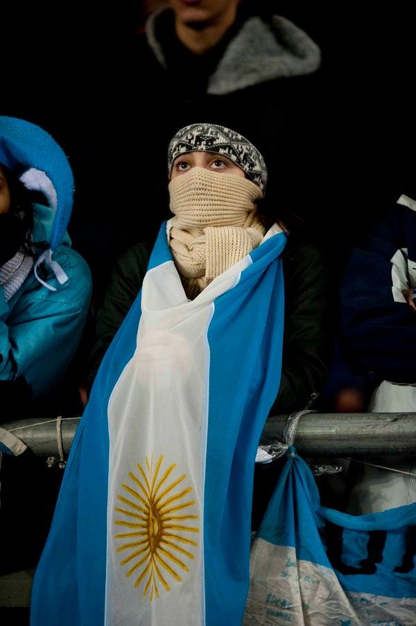 Ni el frío detuvo a los aficionados. FOTO: CÉSAR VICUÑA
