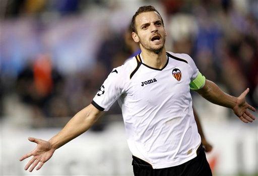 Roberto Soldado festeja en la feria de goles. FOTO: AP