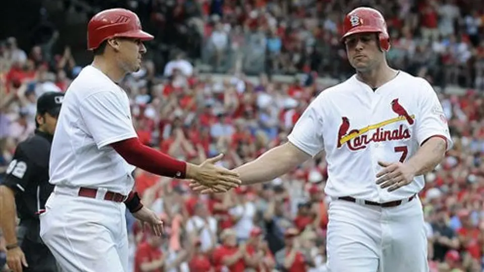 Cardenales vencen a Milwaukee y evitan la barrida