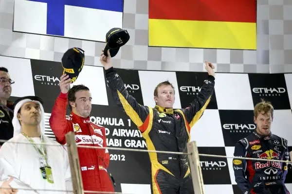 Raikkonen se impone en Yas Marina y Vettel se cuela al podio