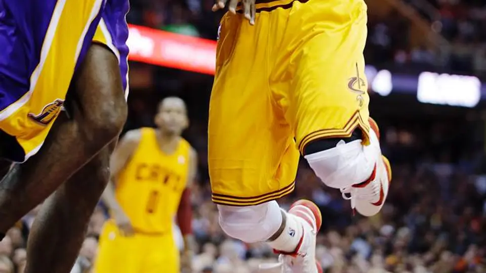 Lakers continuan con su mala racha y perdieron ante los Cavs