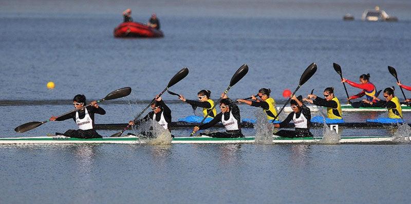 En la prueba de canotaje, el equipo femenil mexicano dejó escapar el oro. FOTO: MEXSPORT