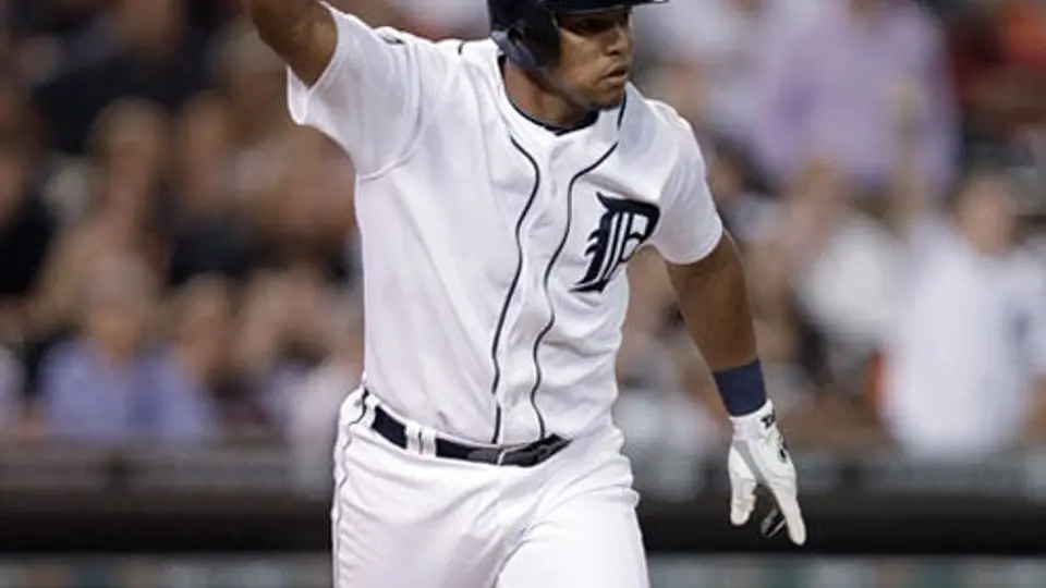 Detroit firma a Ramón Santiago por dos años