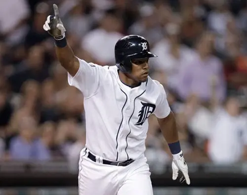 Detroit firma a Ramón Santiago por dos años