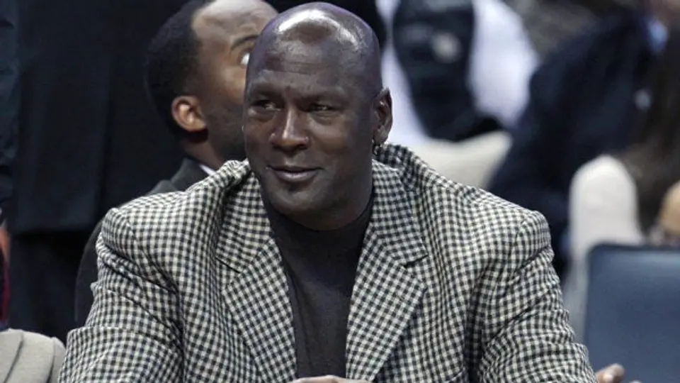 Jordan y estrellas de NBA recaudarán fondos para Obama