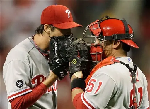 Hamels lanza 'joyita' y Filis saca la escoba ante Atlanta