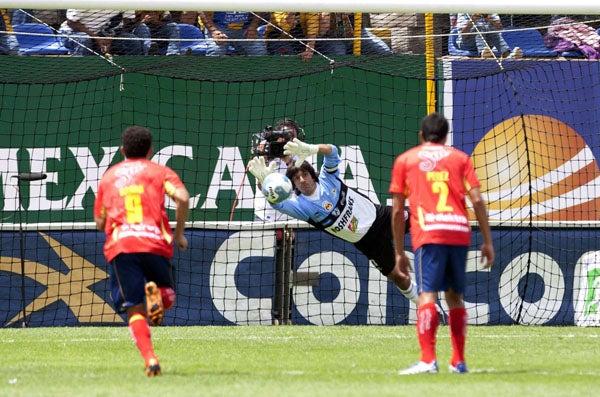 Morelia rápidamente se repone de la primera estocada de los gladiadores. FOTO:  MEXSPORT