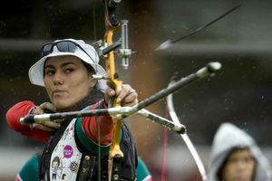 Alejandra Valencia regresa a casa, cae en tiro con arco