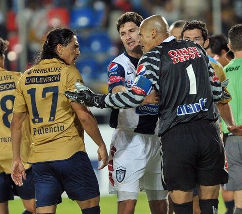 Pumas no gana fuera de casa