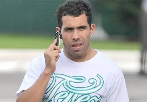 Tévez olvida al City y gana un torneo de golf en Argentina