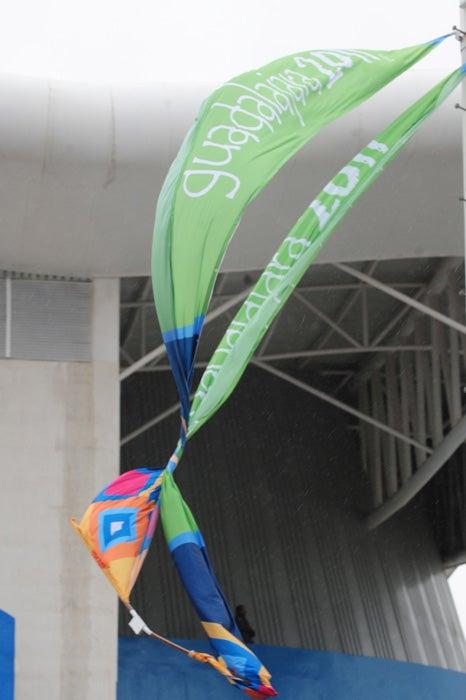 El viento no perdona instalaciones deportivas. FOTO: EVA BECERRA