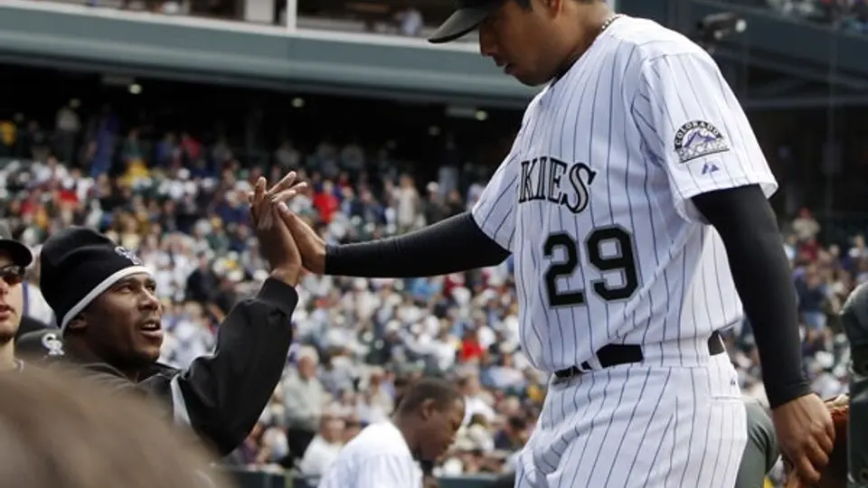 ?De La Rosa continuará con los Rockies en 2013