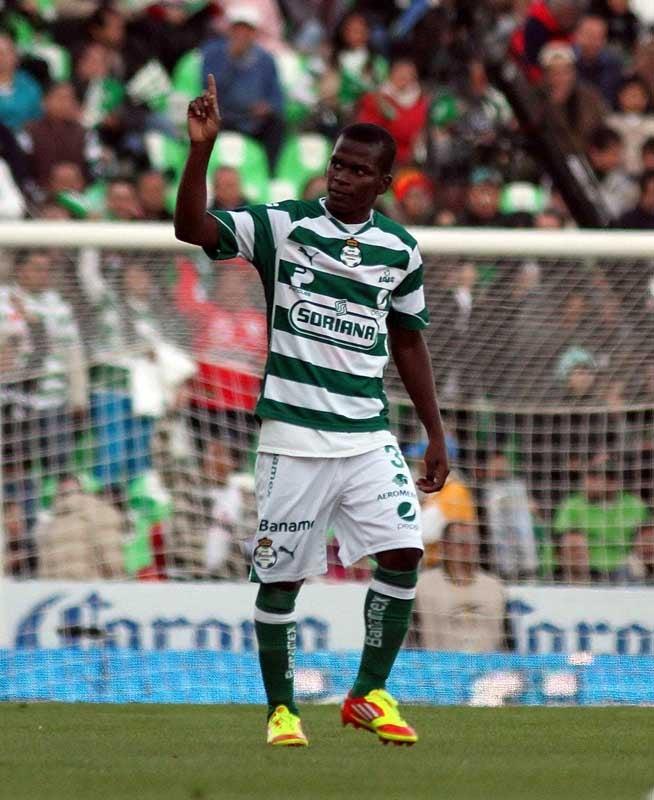 Quintero celebró su gol al minuto 42. FOTO: MEXSPORT